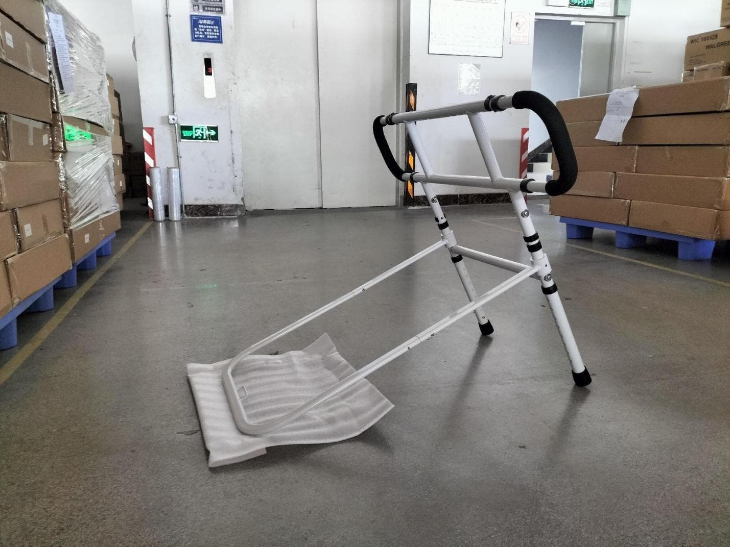 Recalled LivingCaring Adult Portable Bed Rails (image 2 of 3)