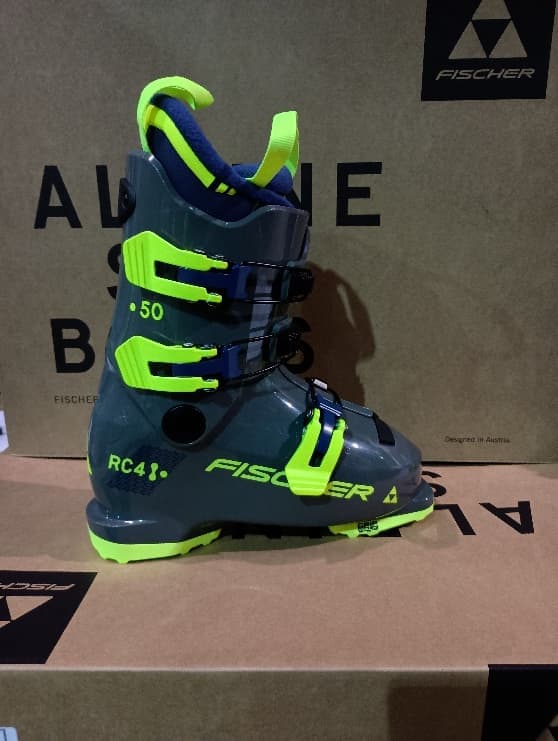 Recalled Fischer RC4 Junior Ski Boots (image 3 of 6)