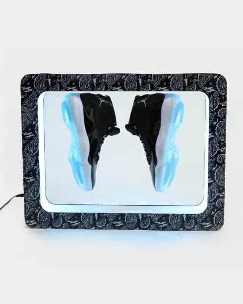 Recalled Sneaker Basel Double Magnetic Levitation Displays (image 2 of 7)